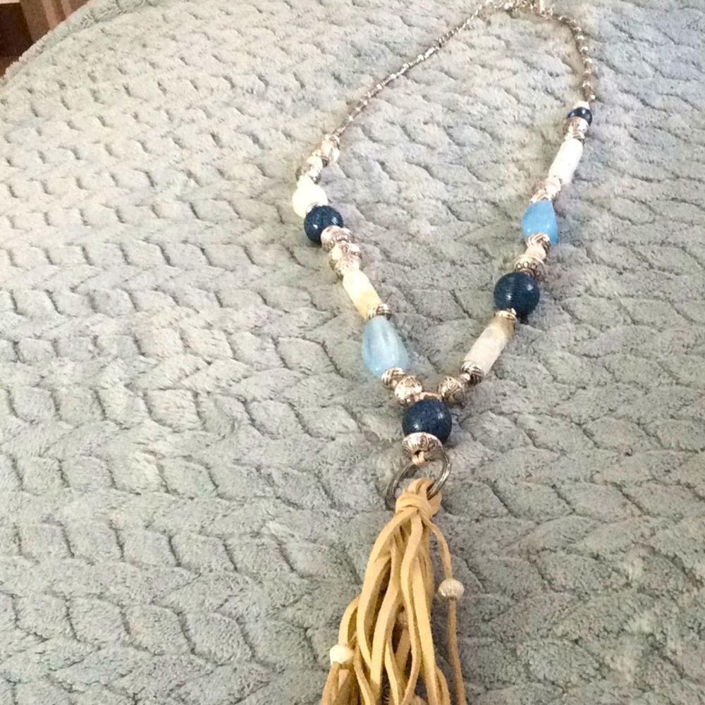 CHICO 32 INCH NECKLACE FROM END TO END 32 INCHES